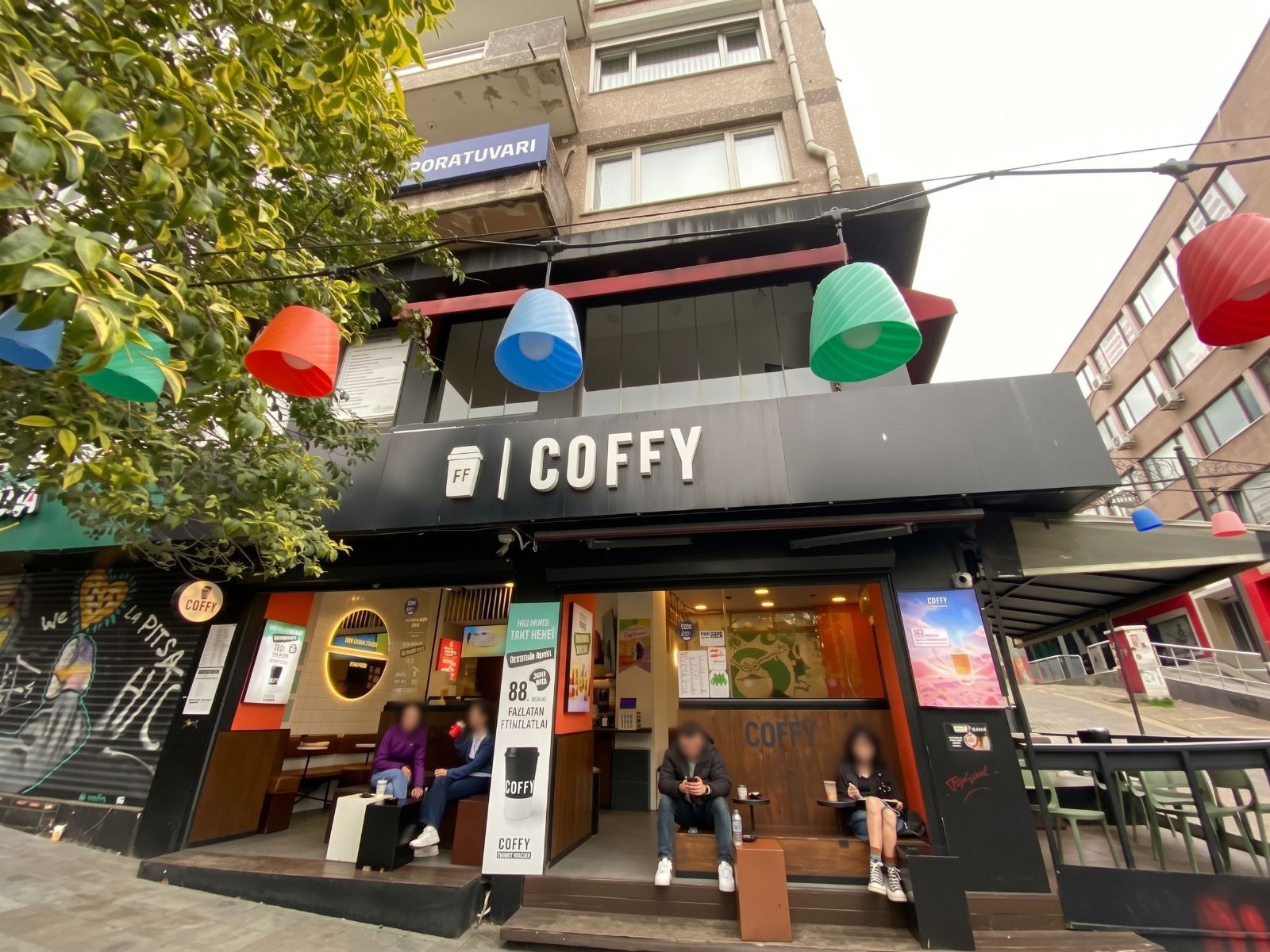 Kadıköy'ün Tam Merkezindeki Homeofise — fotoğraf 1/8