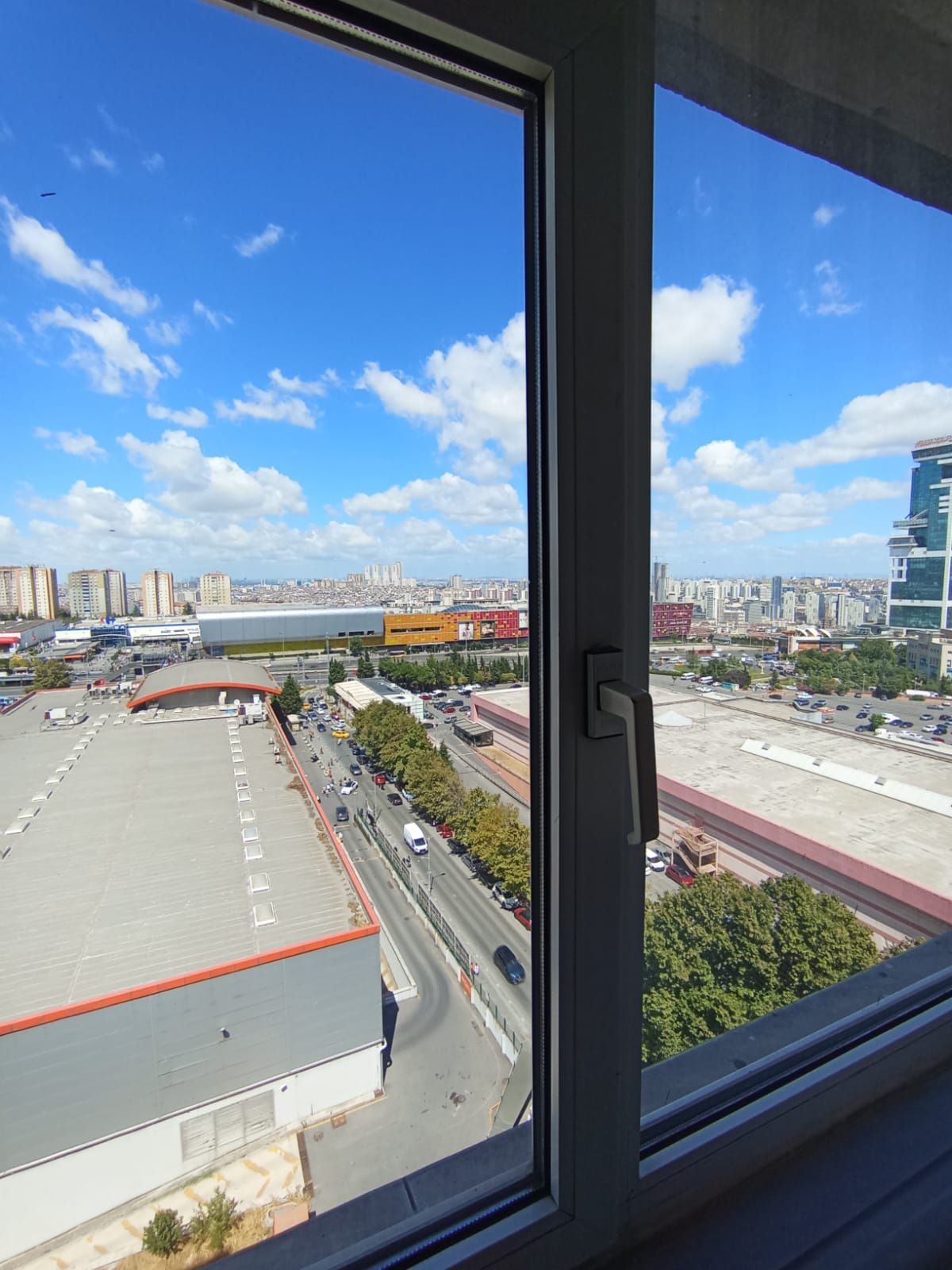 Marmarapark AVM karşısı metrobüse 2 dak yürüme mesafesinde full eşyalı eve bayan yanına bayan ev arkadaşı aranıyor, Beylikdüzü — fotoğraf 3/12
