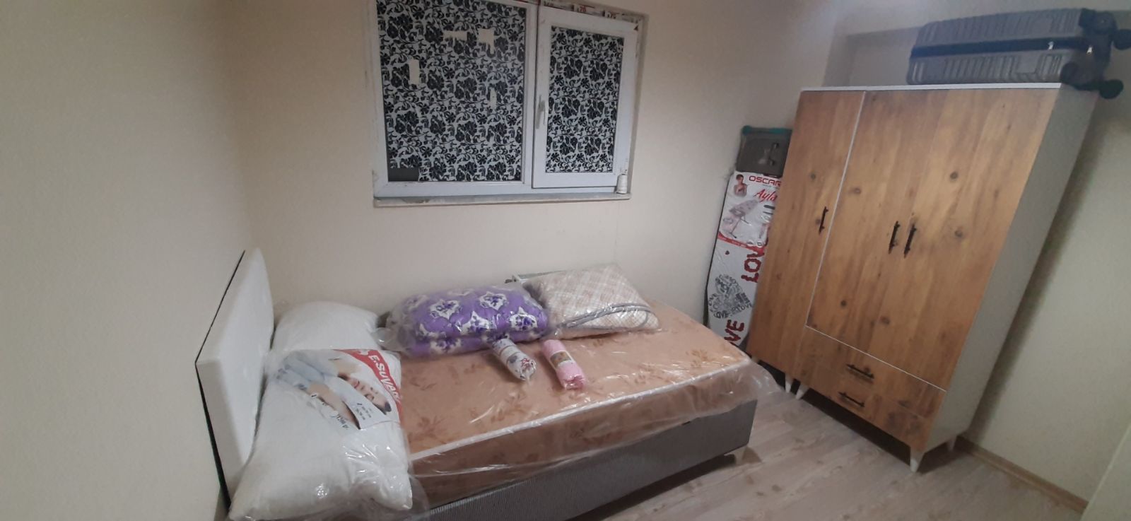 Bayan ev arkadaşı arıyorum, Esenyurt — fotoğraf 1/2
